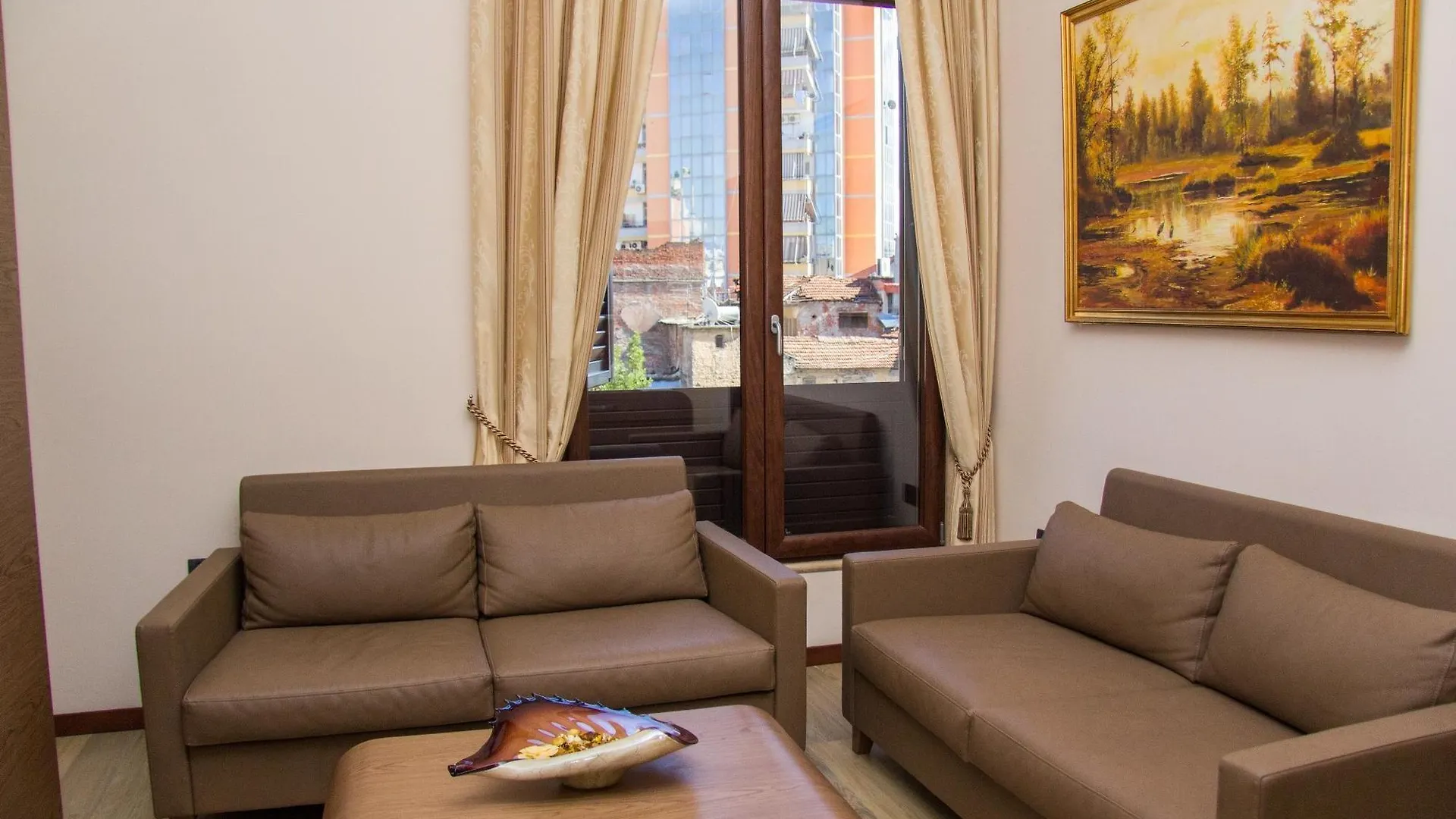 ****  Oxford Hotel Tirana Albania