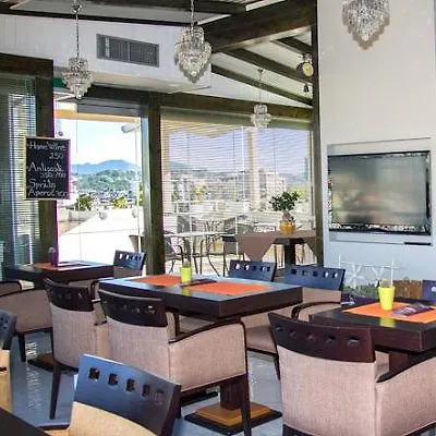 Oxford Hotel Tiran