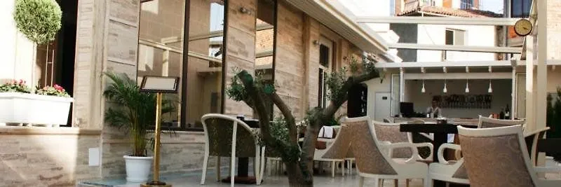 Oxford Hotel Tiran