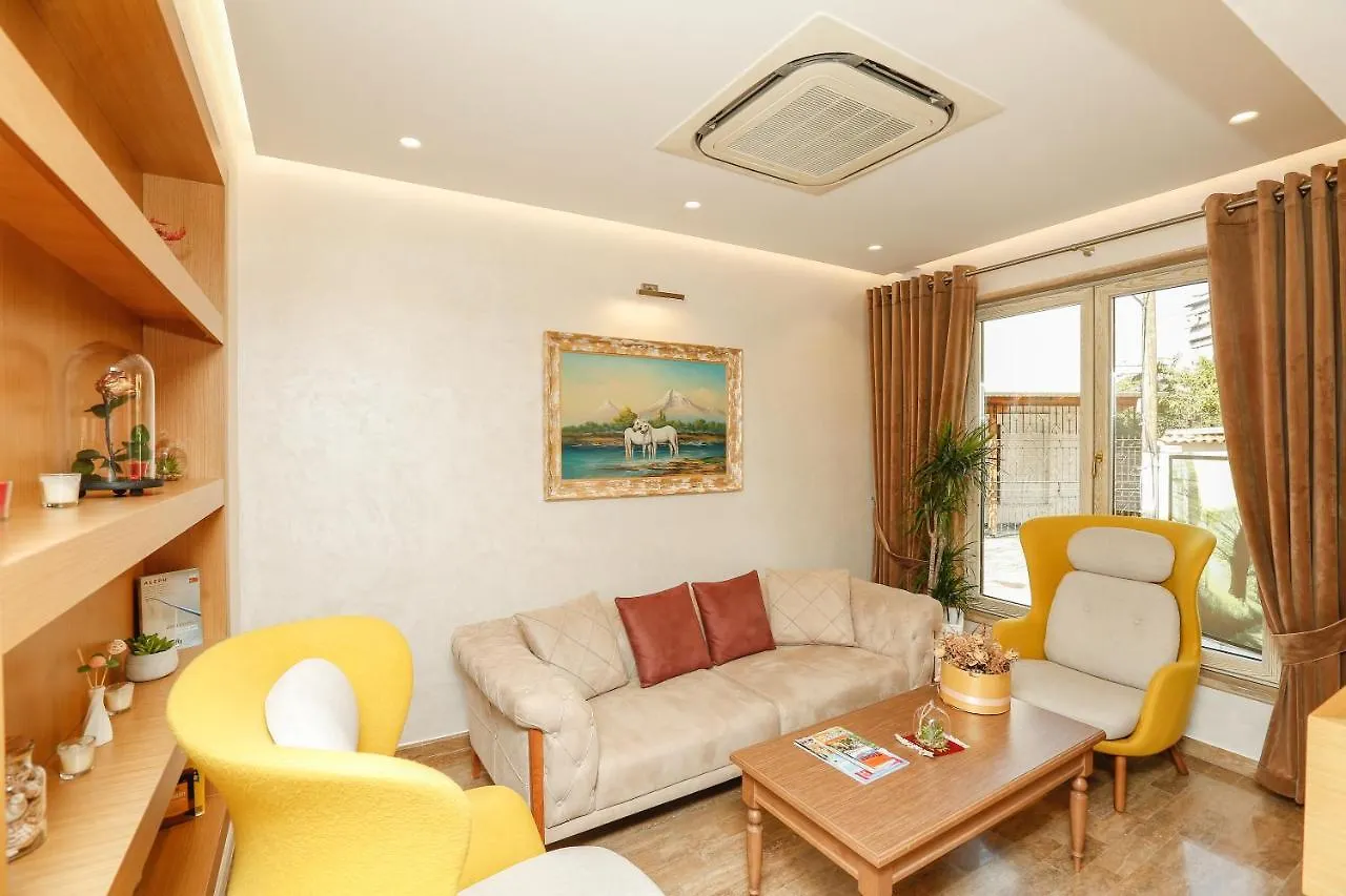 Oxford Hotel Tiran